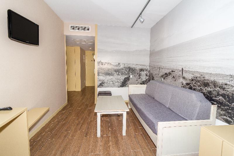 Aparthotel Eix Platja Daurada 4*